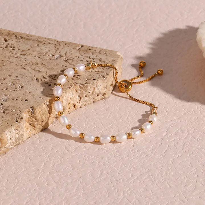 ADELINE | ELEGANT PEARL AND GOLD BRACELET