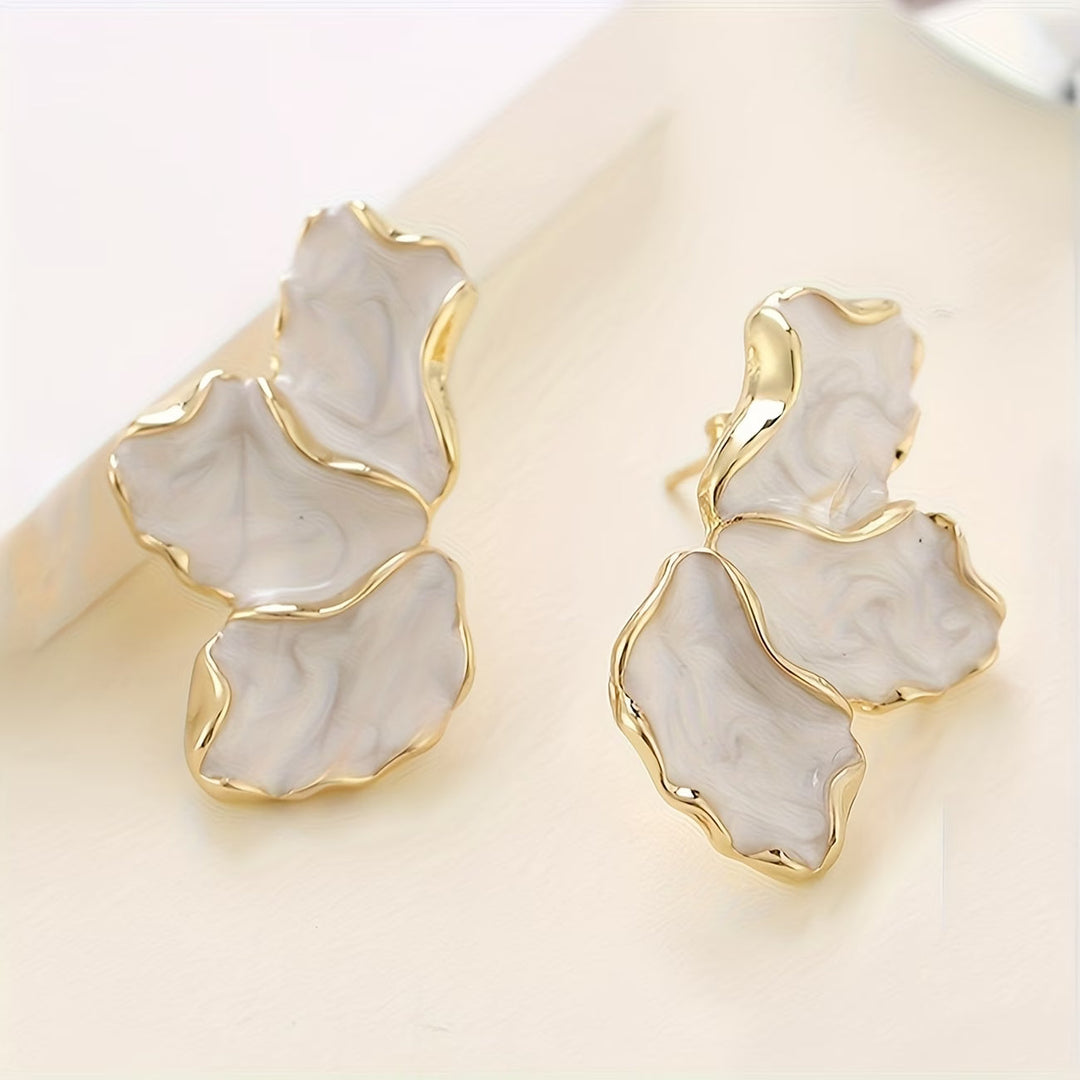 FLORETTE | PEARL FLOWER PETAL EARRINGS
